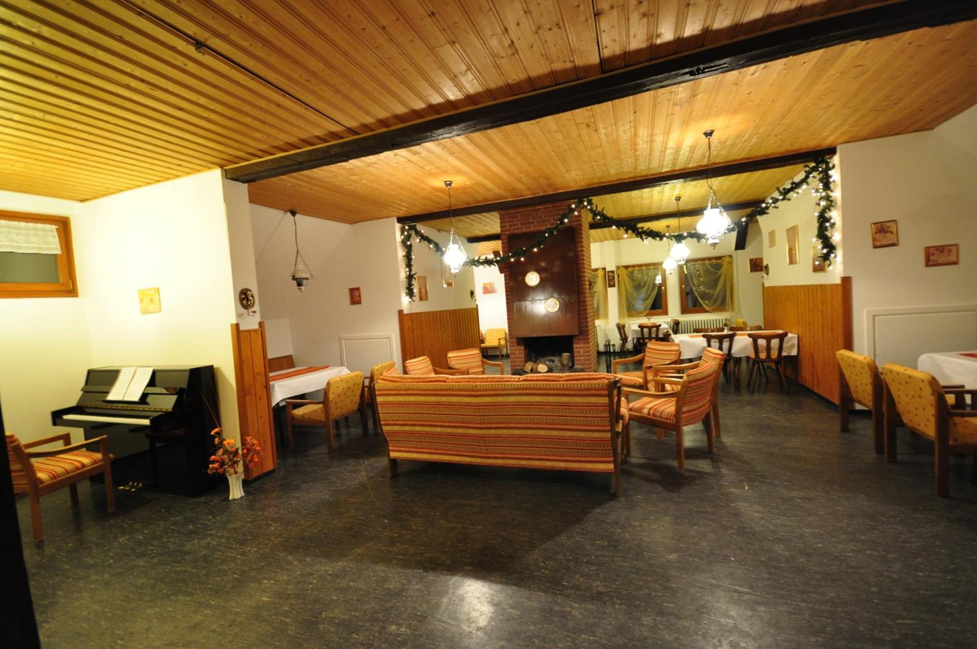 אלטנאו Hotel & Hostel Drei Baeren מראה חיצוני תמונה